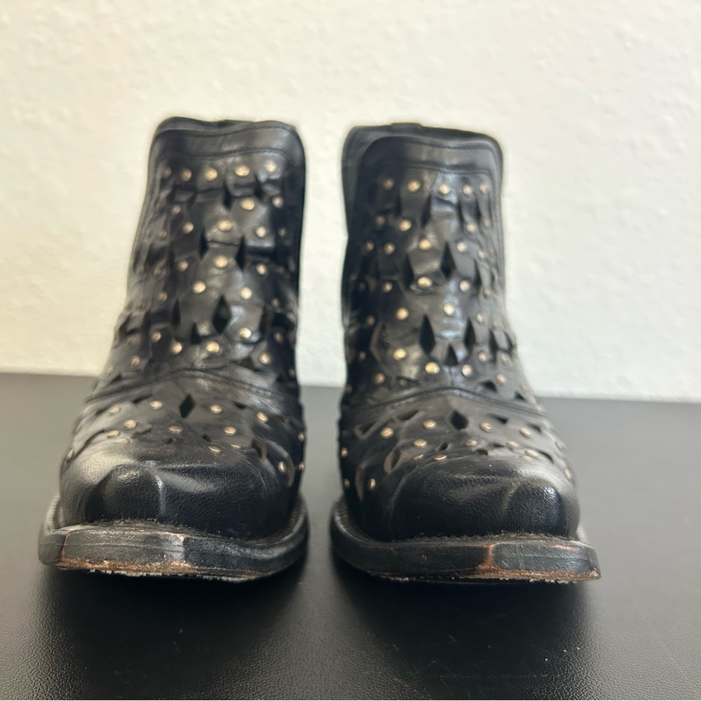 ARIAT 6.5B Black Dixon Studded Western Ankle  Leather Booties SNIP TOE - Picture 3 of 11